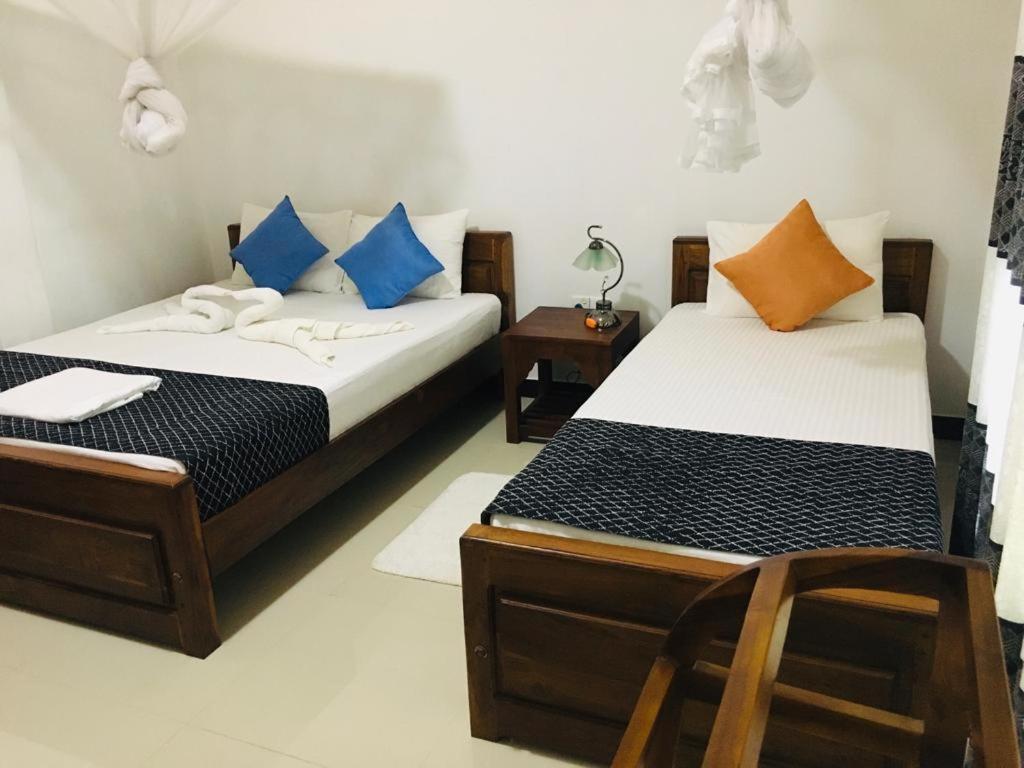 Restwell Homestay Дамбула Екстериор снимка