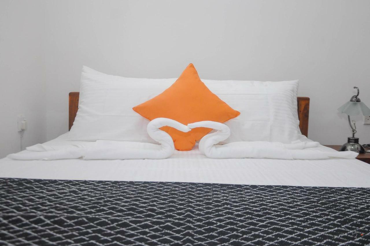 Restwell Homestay Дамбула Екстериор снимка