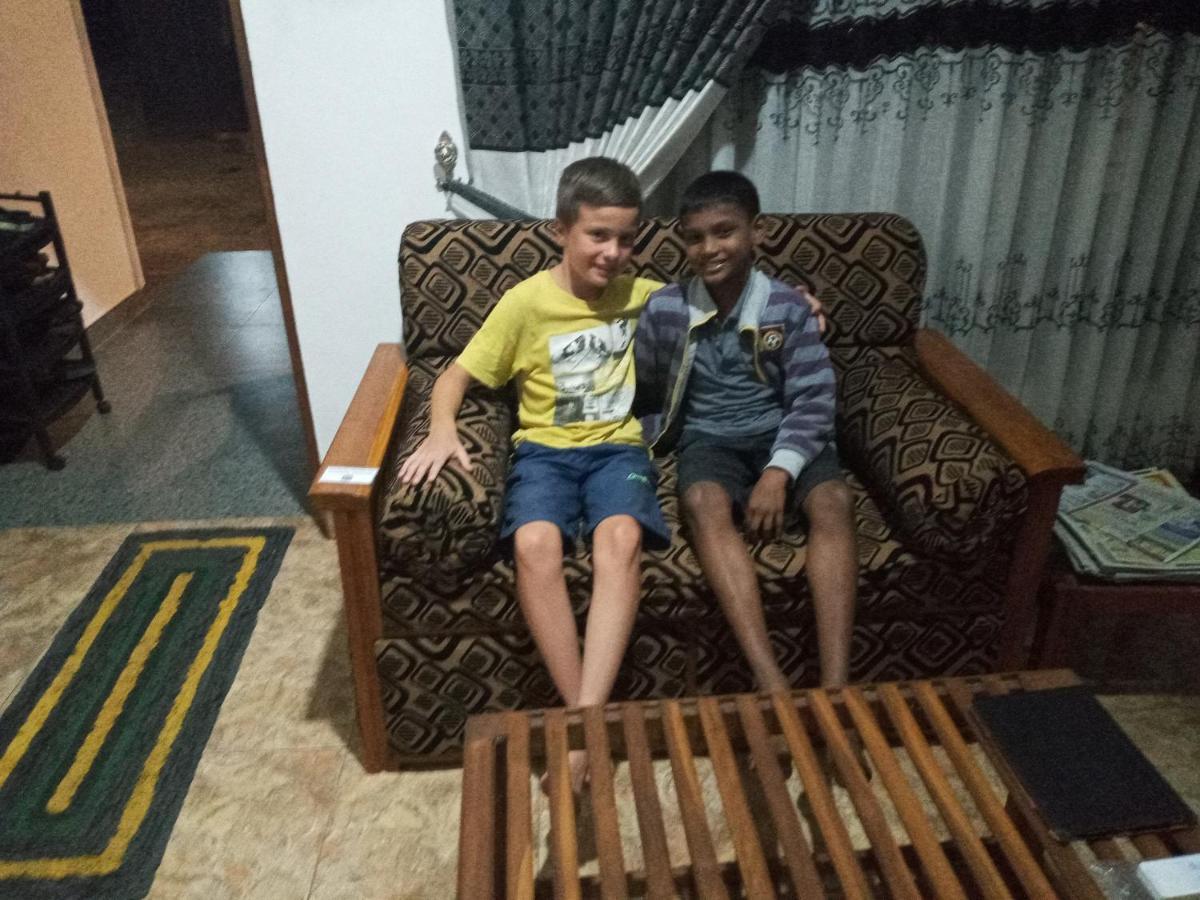 Restwell Homestay Дамбула Екстериор снимка