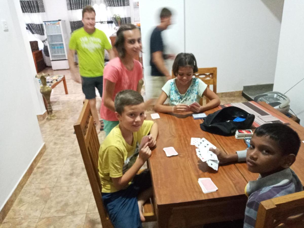 Restwell Homestay Дамбула Екстериор снимка