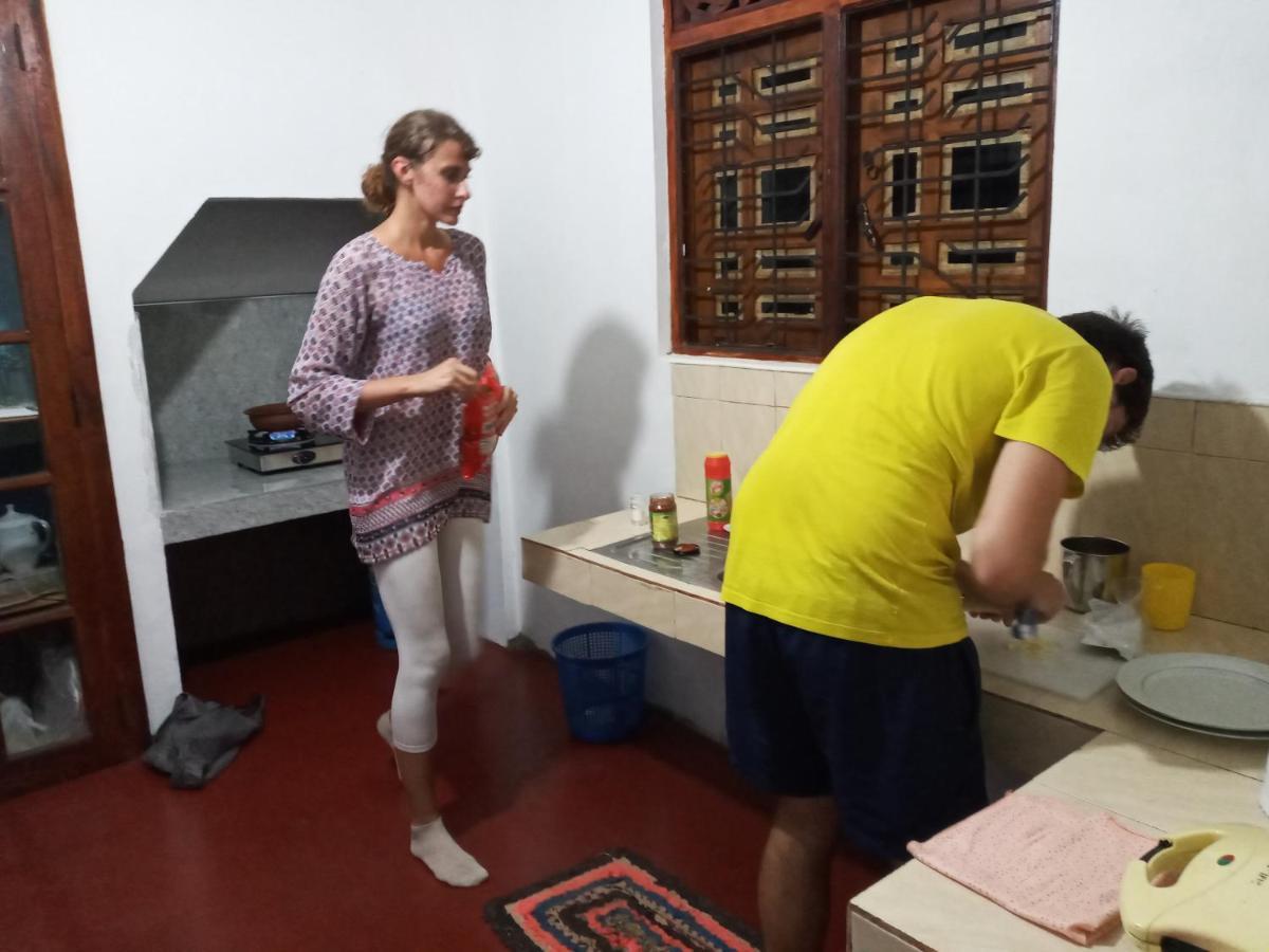 Restwell Homestay Дамбула Екстериор снимка