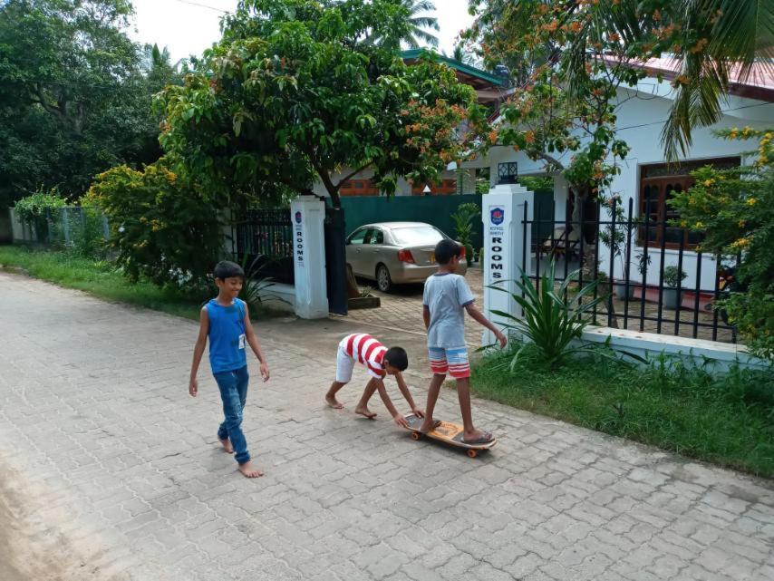 Restwell Homestay Дамбула Екстериор снимка